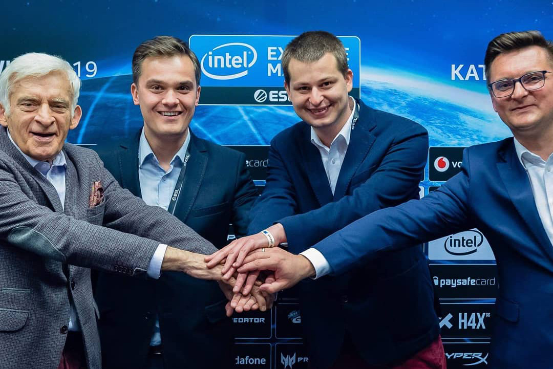 jerzy-buzek-katowice-intel-challengeA014E02C-E467-BE7C-7F6D-19A433CD28AB.jpg